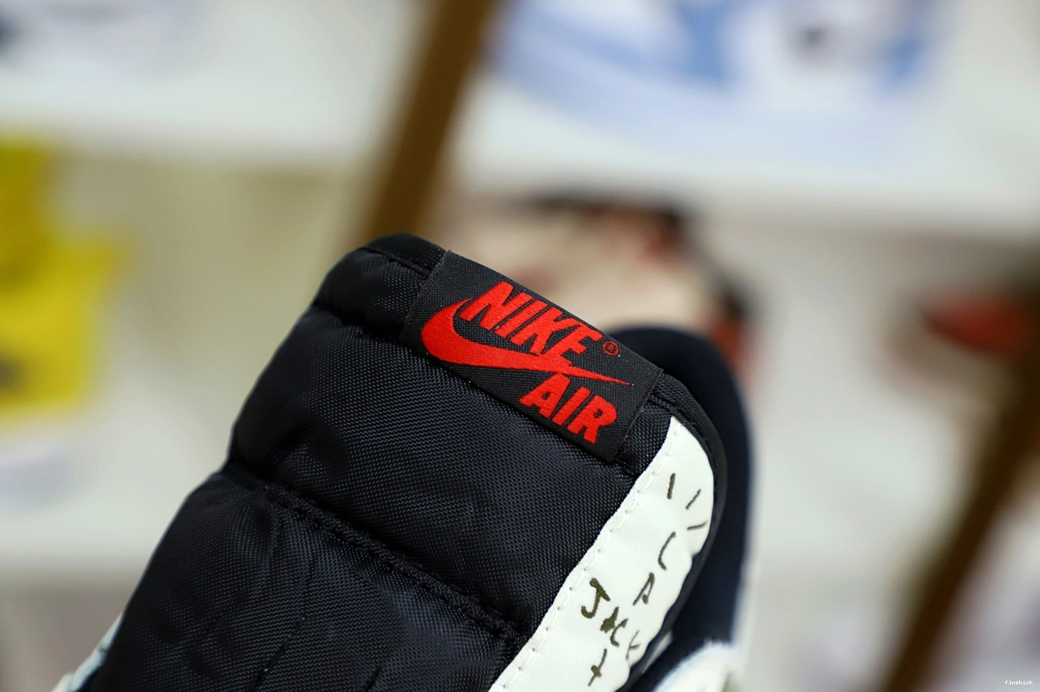 LOW JORDAN OG TRAVIS X SCOTT 1 AIR “Olive” NIKE 1118